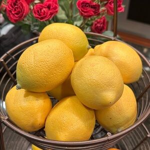 10 Realistic Faux Lemons